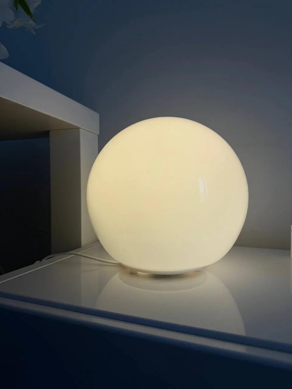 Лампа IKEA Fado и кувшин Zara Home