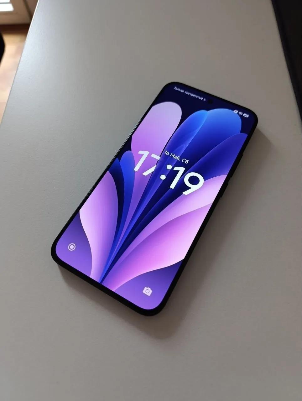 Xiaomi 15T 50 900 RSD, на гарантии, 3 чехла
