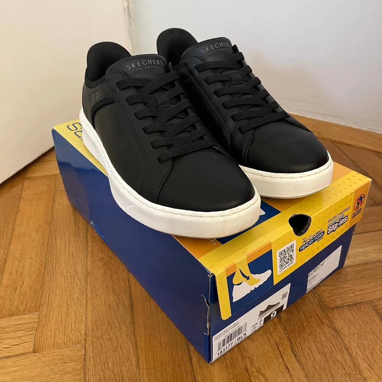 Кроссовки Sketchers 42 коврики учебник Cambridge очки и другое переезд