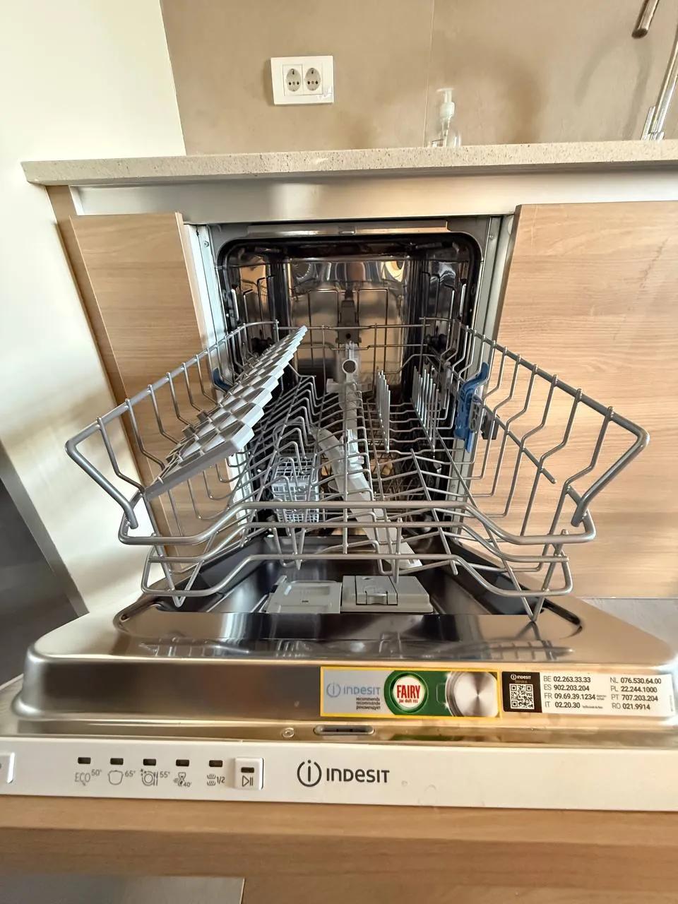 Посудомоечная машина Indesit 45 см новая