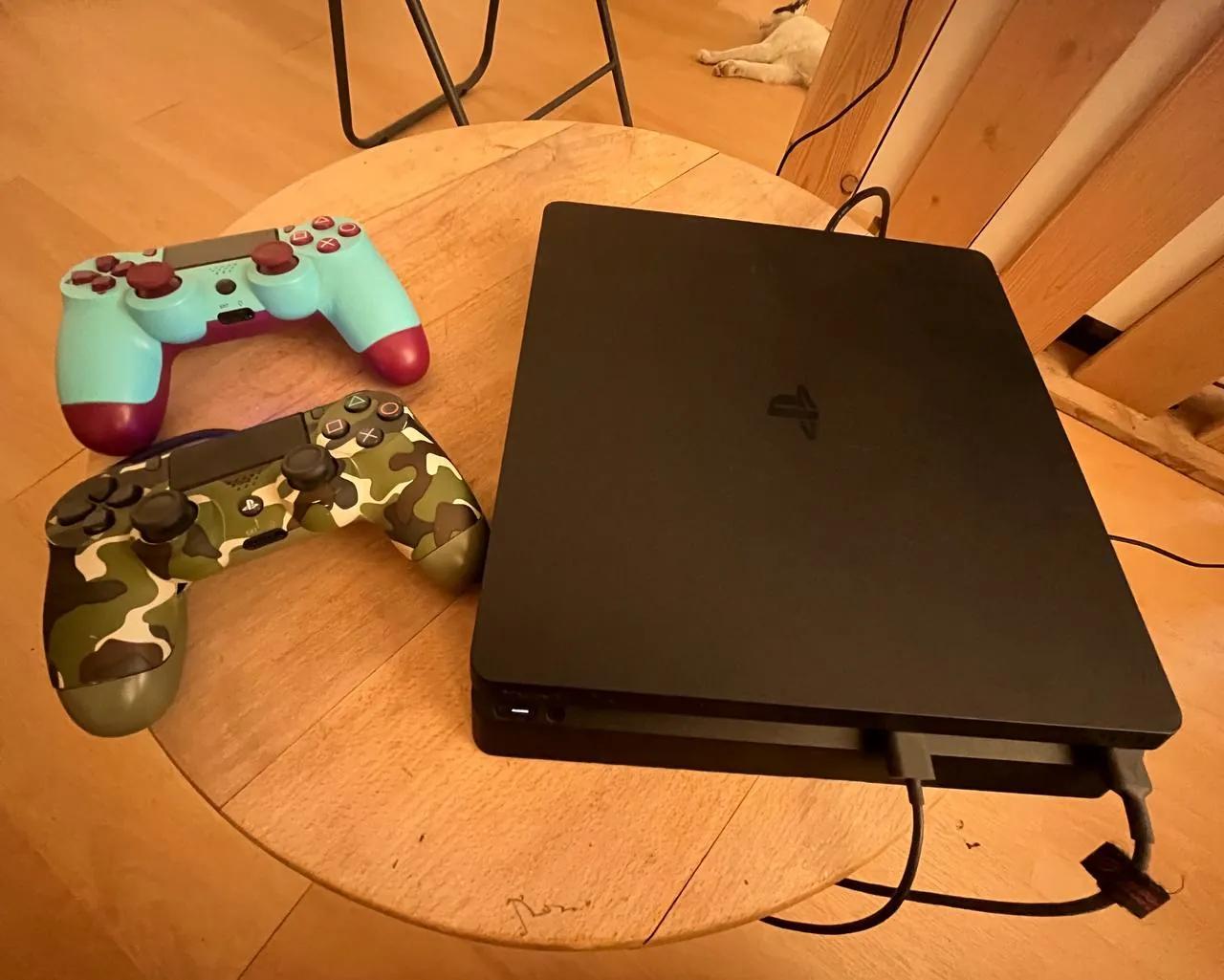 Sony PlayStation 4 Slim 870 ГБ два джойстика