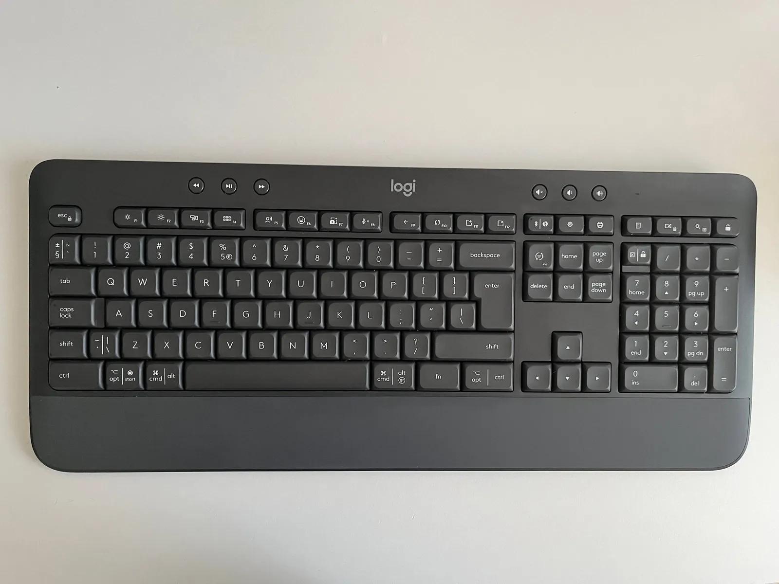 Клавиатура Logitech K650 и мышь Logitech Lift