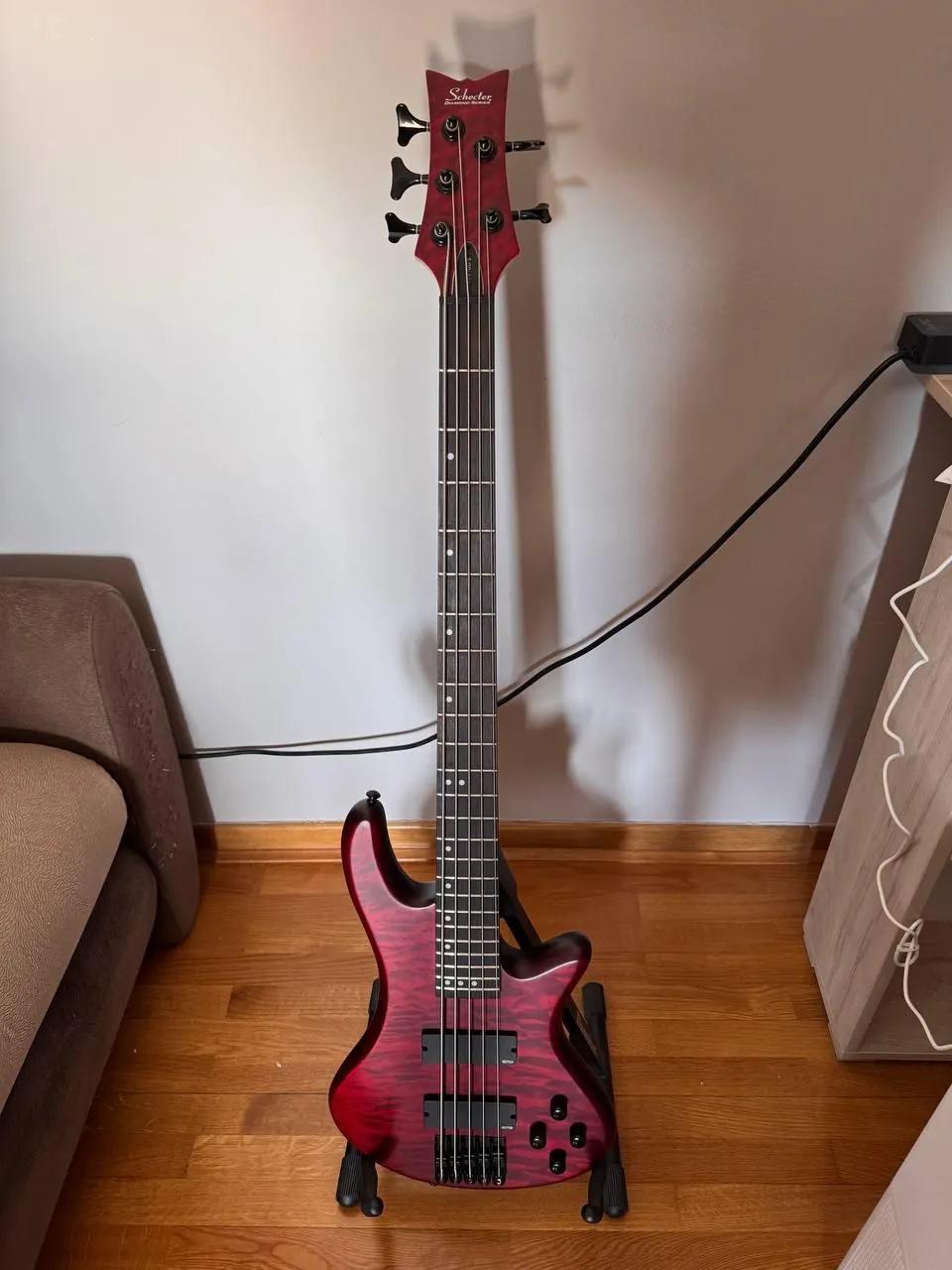 Бас-гитара Schecter Stiletto-5 Custom