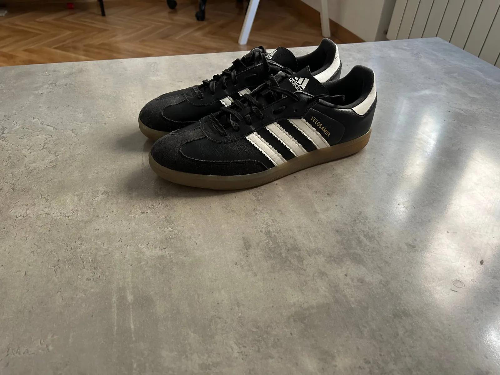 Кроссовки Adidas Velosamba размер 46 нюанс на подошве