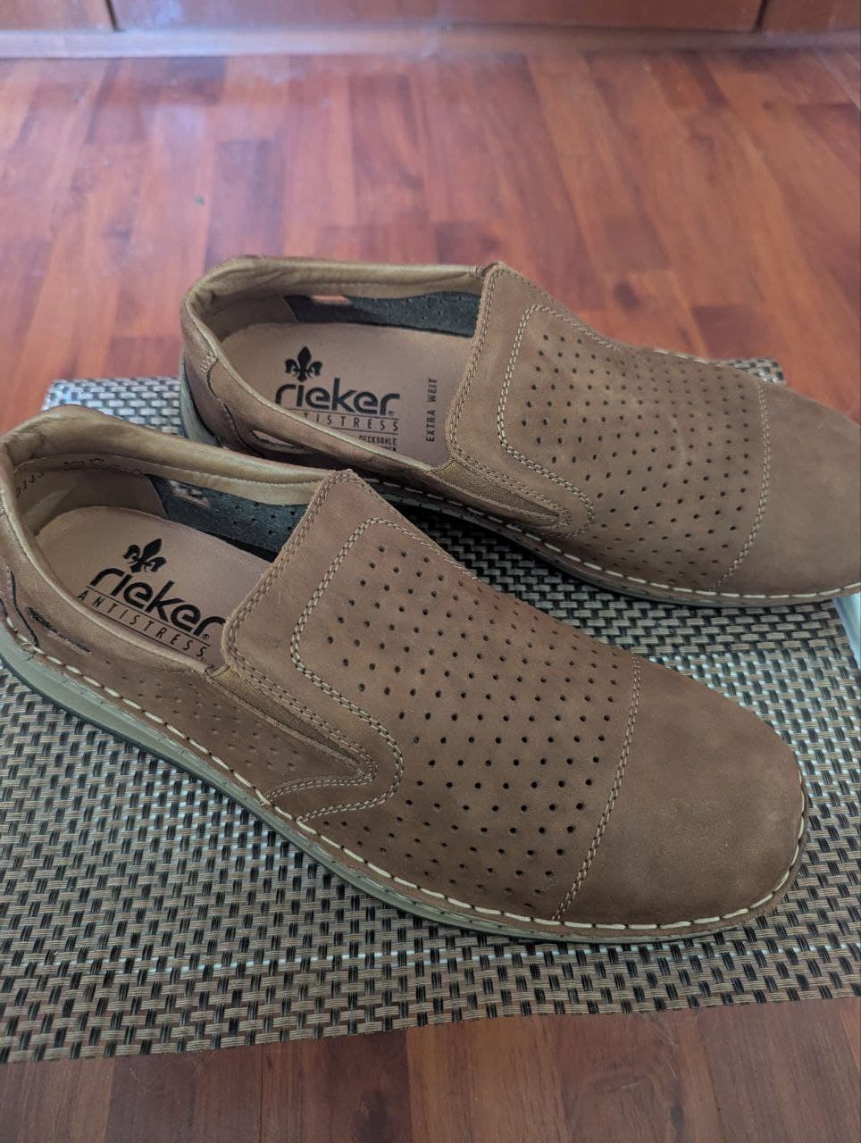 Кожаные слипоны Rieker