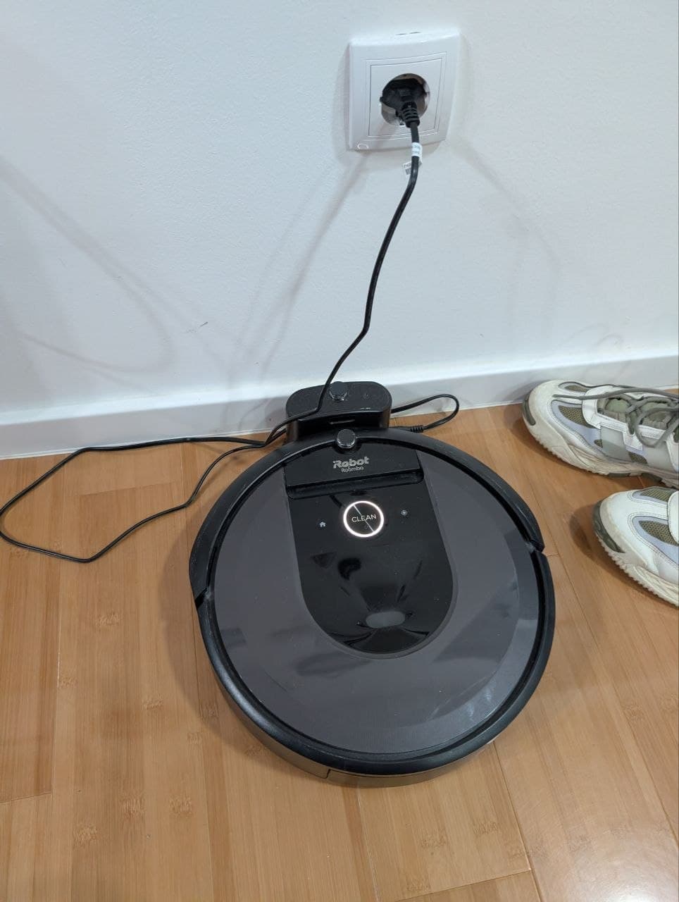 Робот пылесос iRobot Roomba i7158