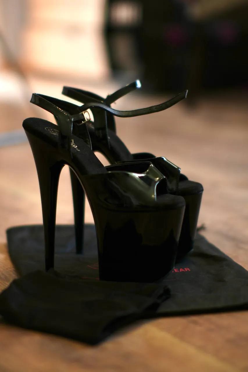 Туфли Pleaser стрипы размер 39-40