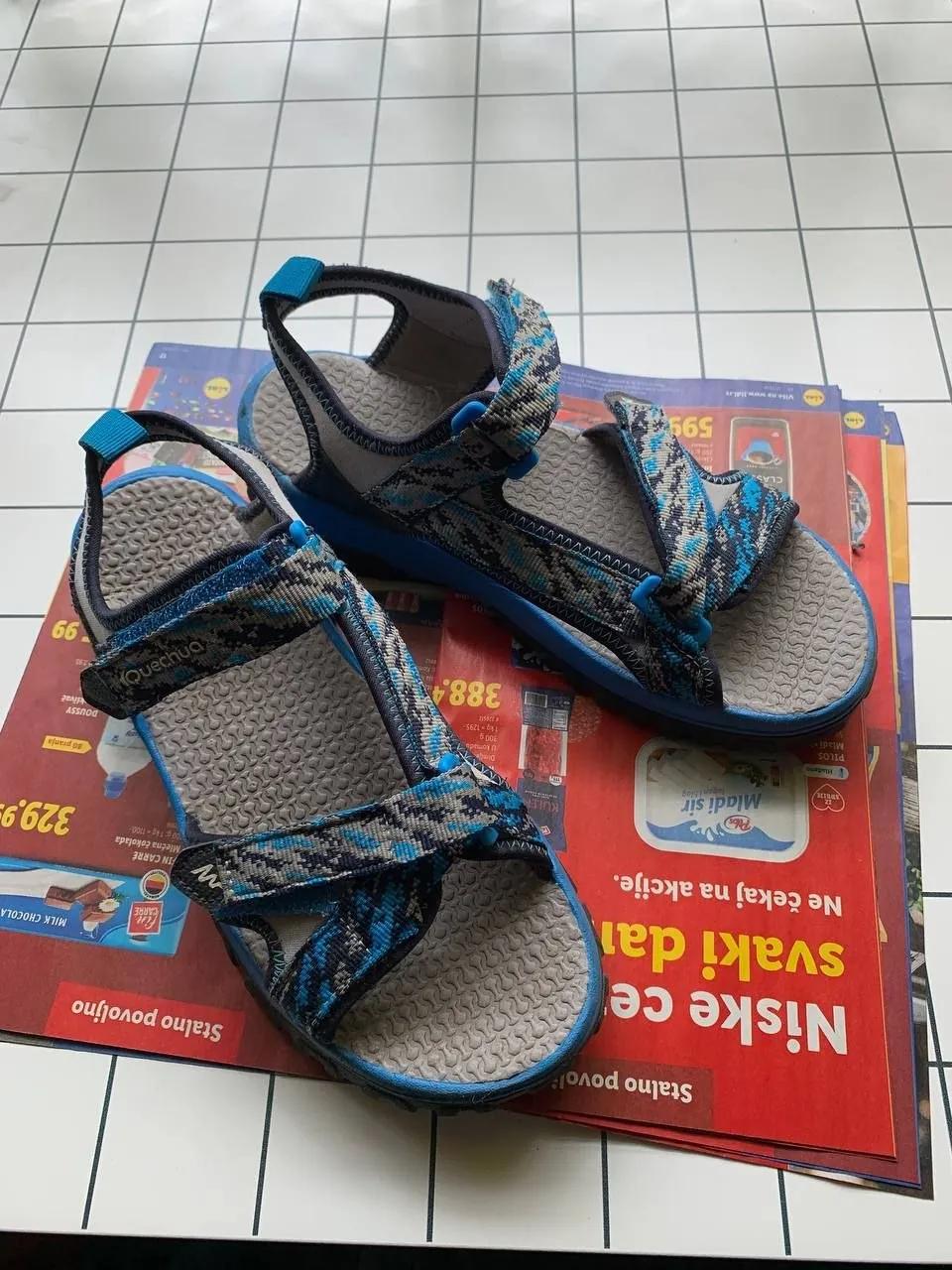 Детские сандалии и кроссовки Decathlon