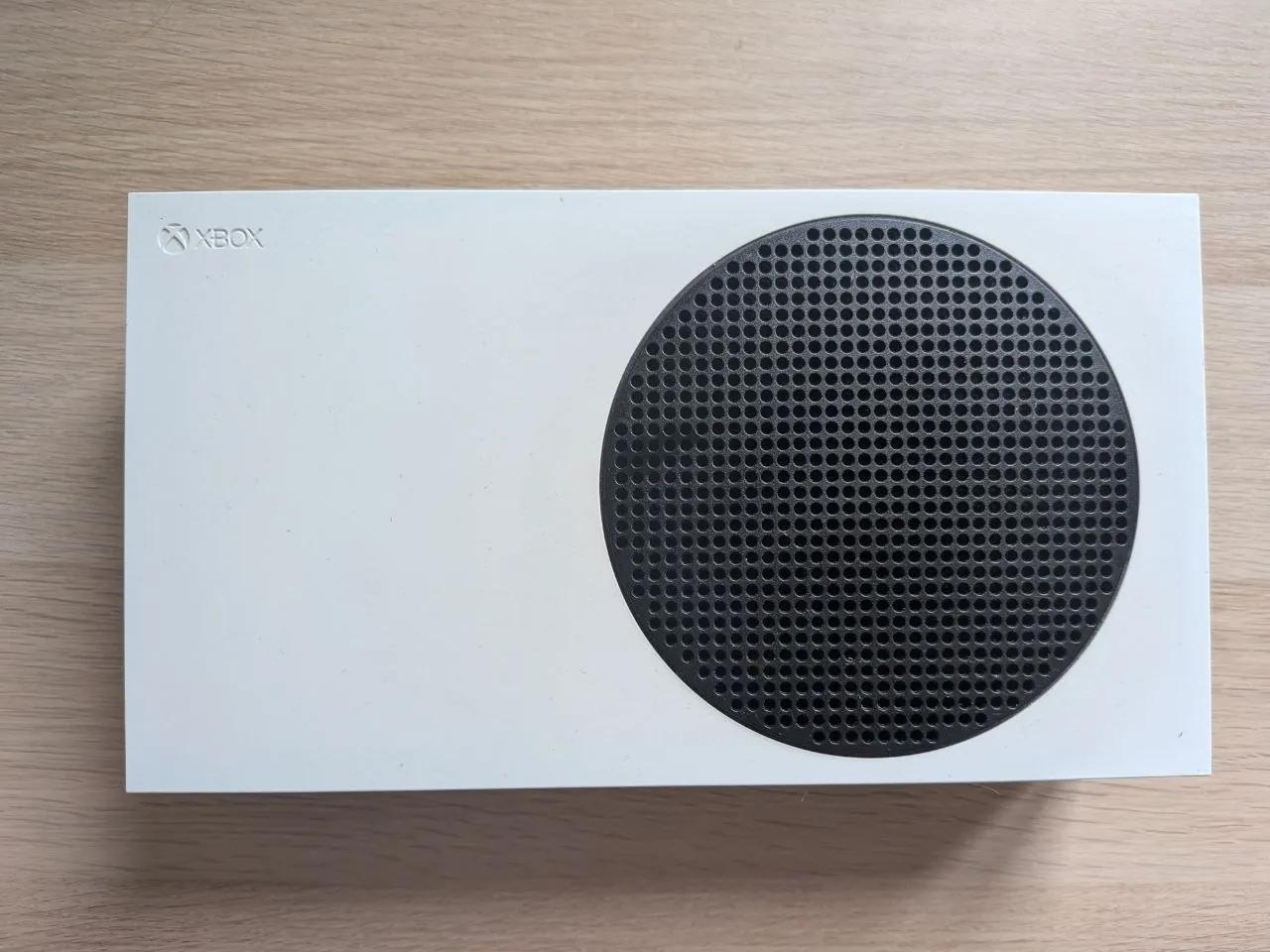 Xbox Series S 500GB с геймпадом