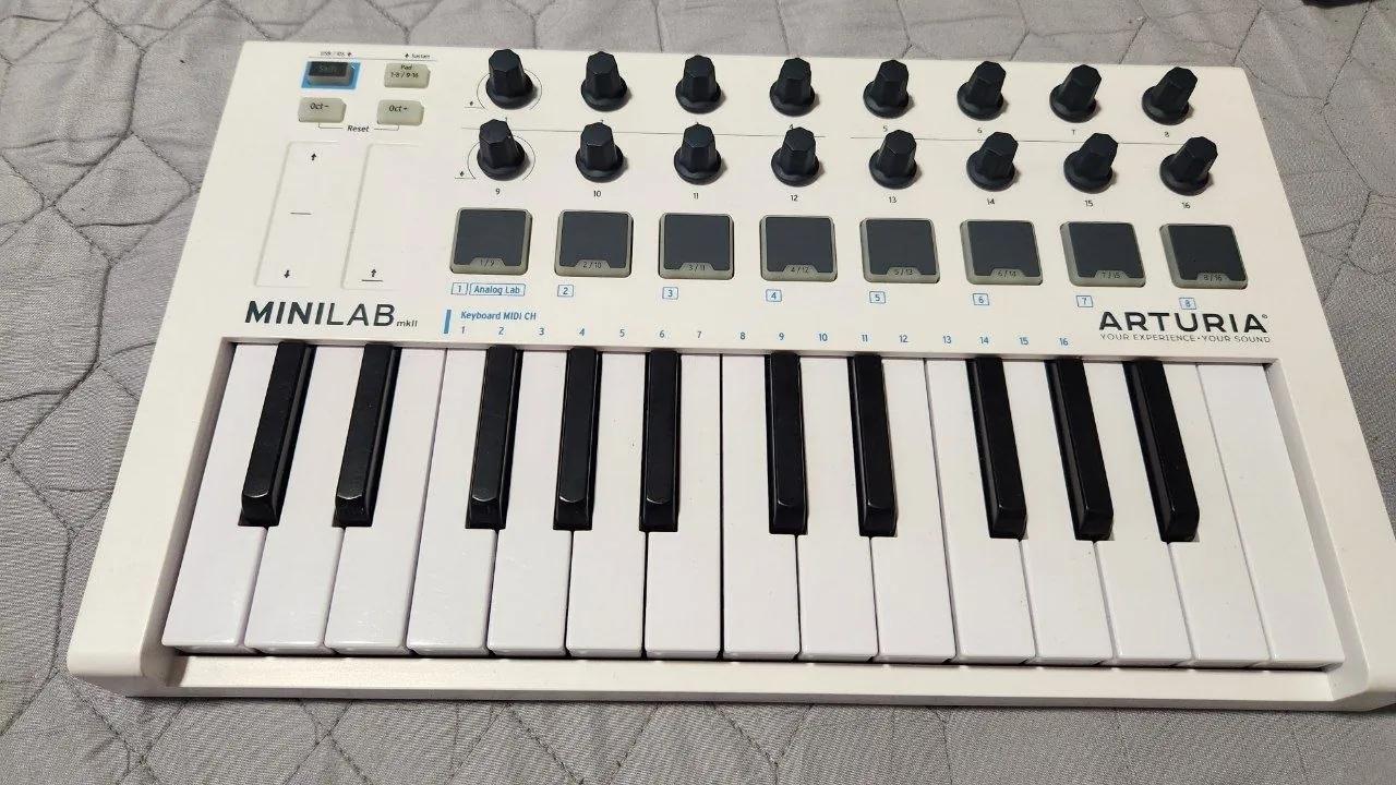 MIDI-клавиатура Arturia MiniLab MkII USB