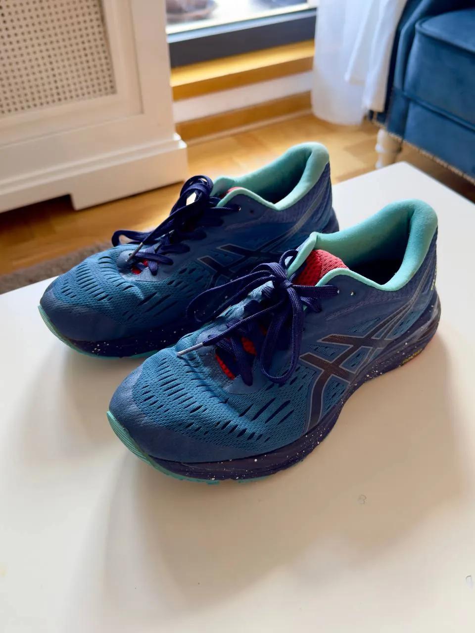 Кроссовки Asics Gel Cumulus 20 US9 Белград