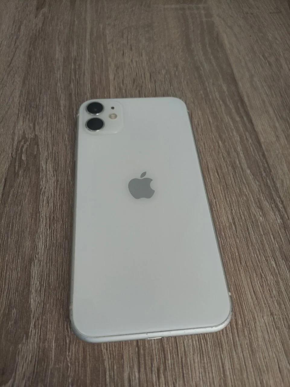 iPhone 11 64 ГБ аккумулятор 75% в комплекте зарядка