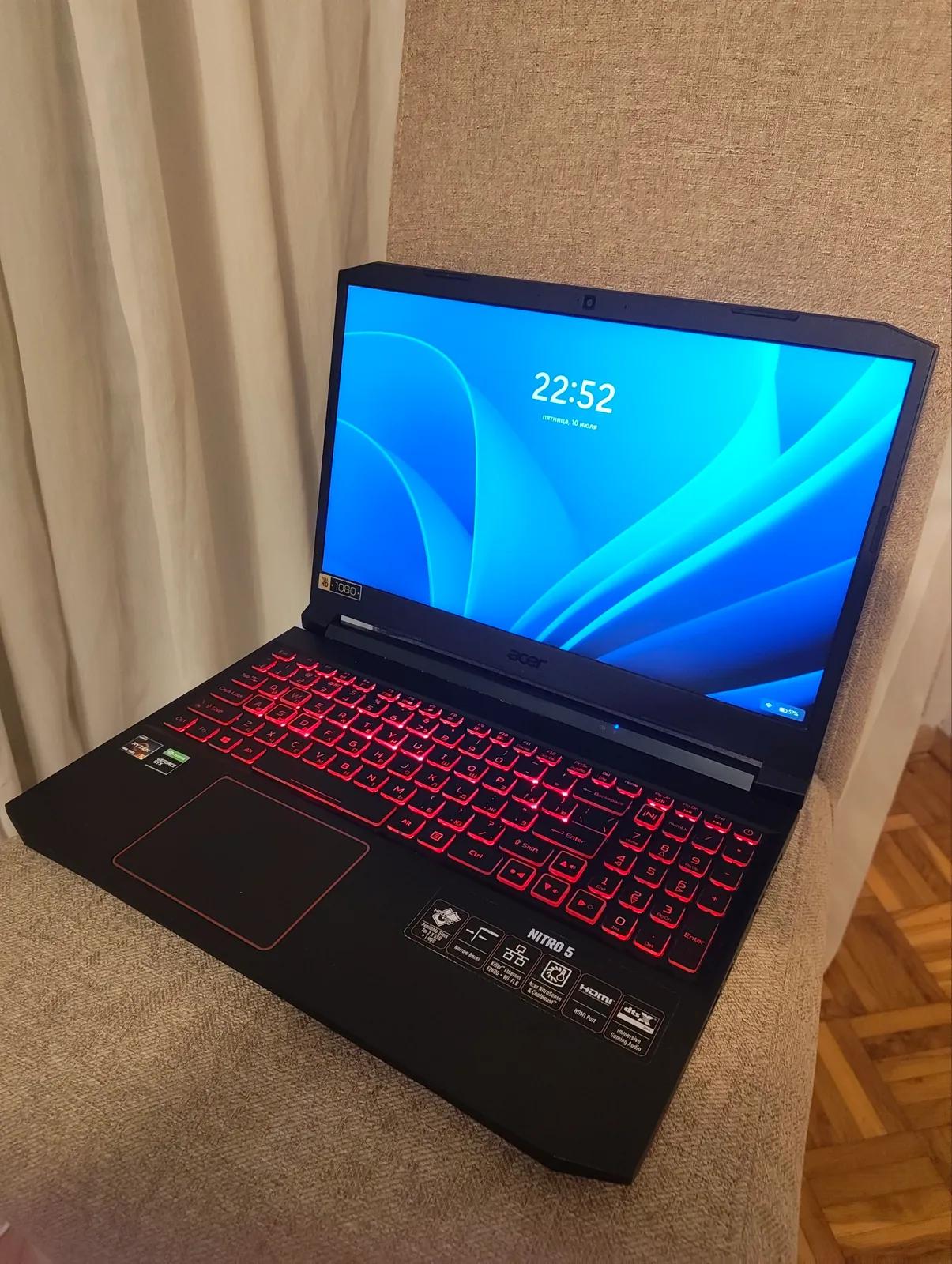 Ноутбук Acer Nitro 5 и Nintendo Switch Lite