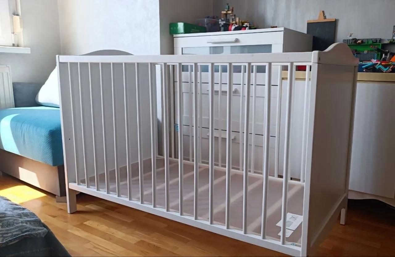 Детская кроватка IKEA SMÅGÖRA с матрасом
