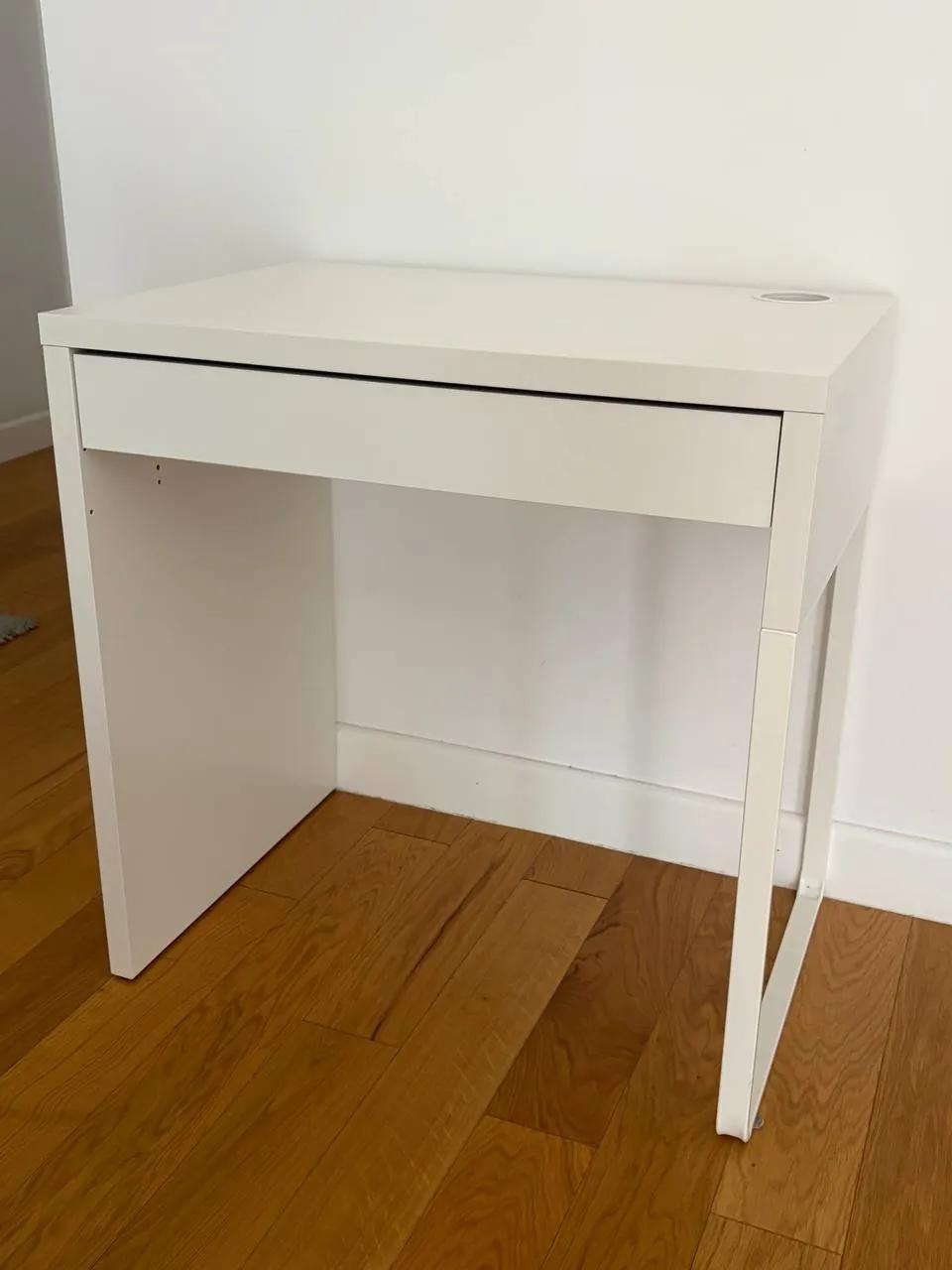 Стол IKEA MICKE компьютерный 73×50