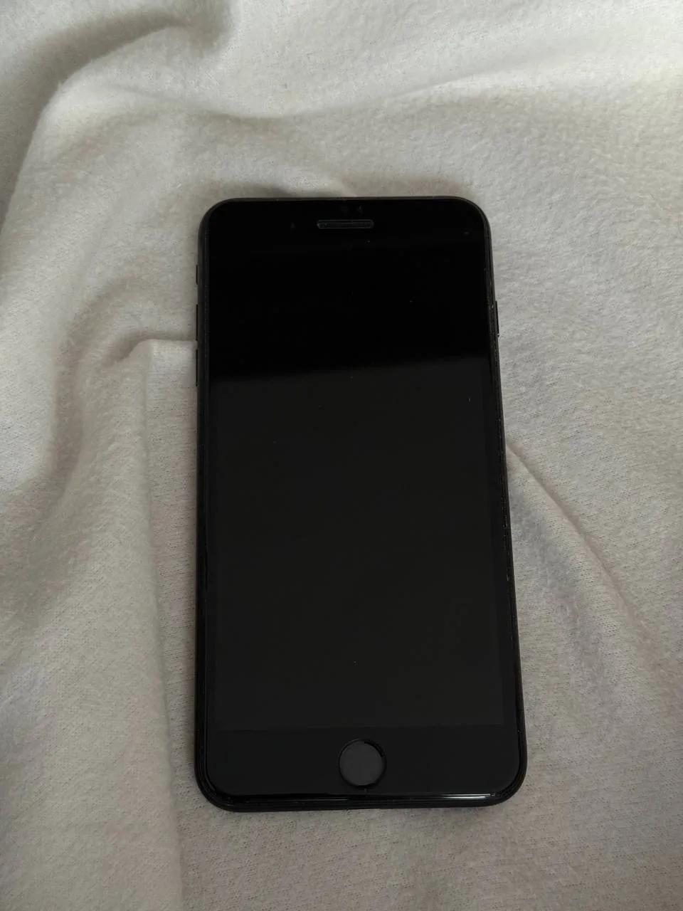 iPhone 7+ и iPhone 11 хорошее состояние