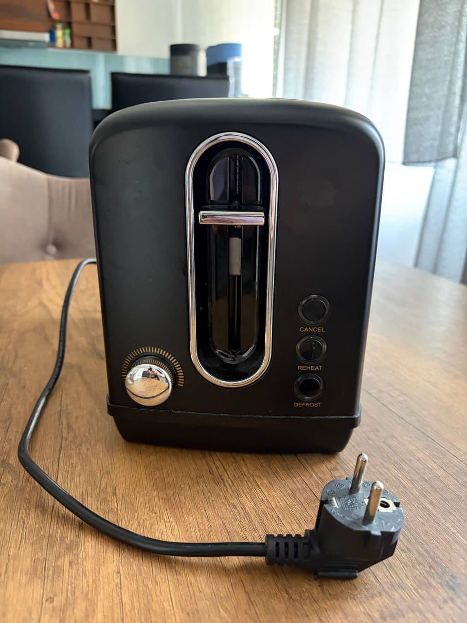 Лампа Philips Hue Go