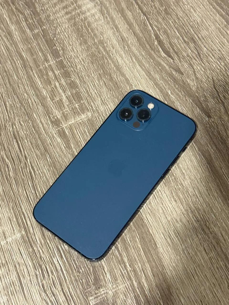 iPhone 12 Pro разбитый экран рабочий