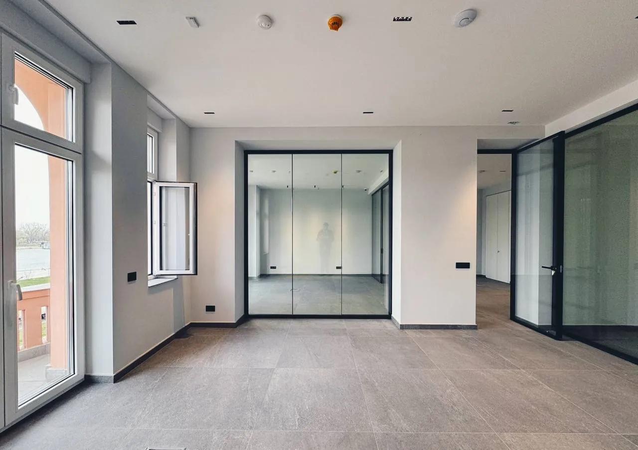 Аренда коммерческого помещения 200 м² центр Белграда