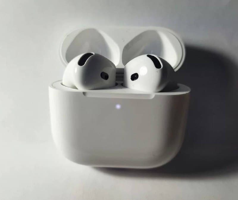 Наушники Apple AirPods 4