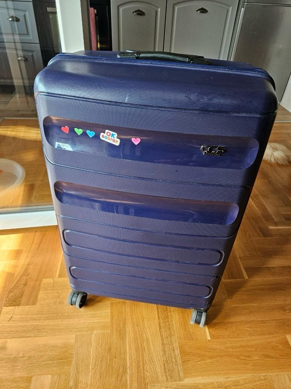 Продам чемодан полипропиленовый