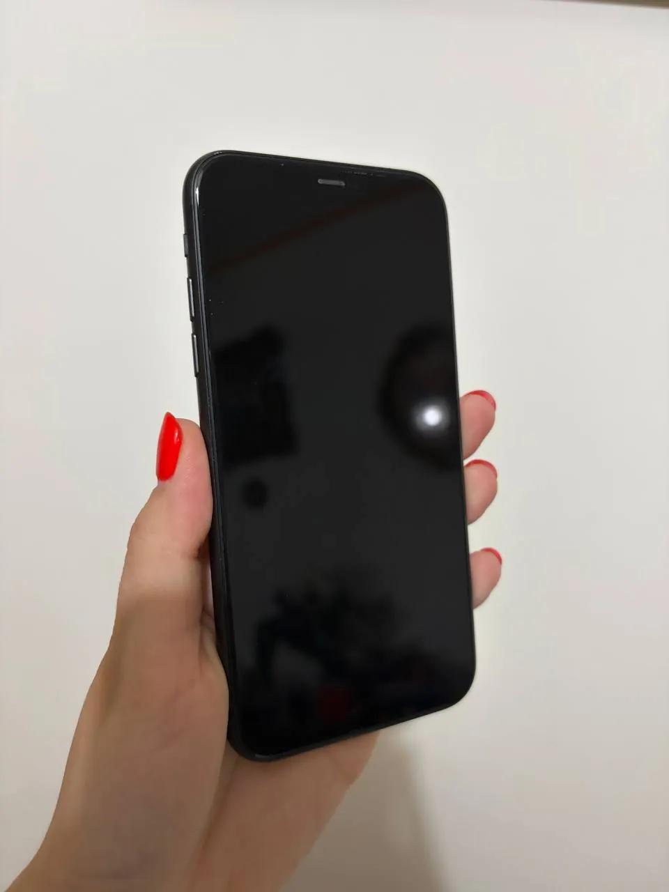 iPhone 11 64 ГБ АКБ 83%