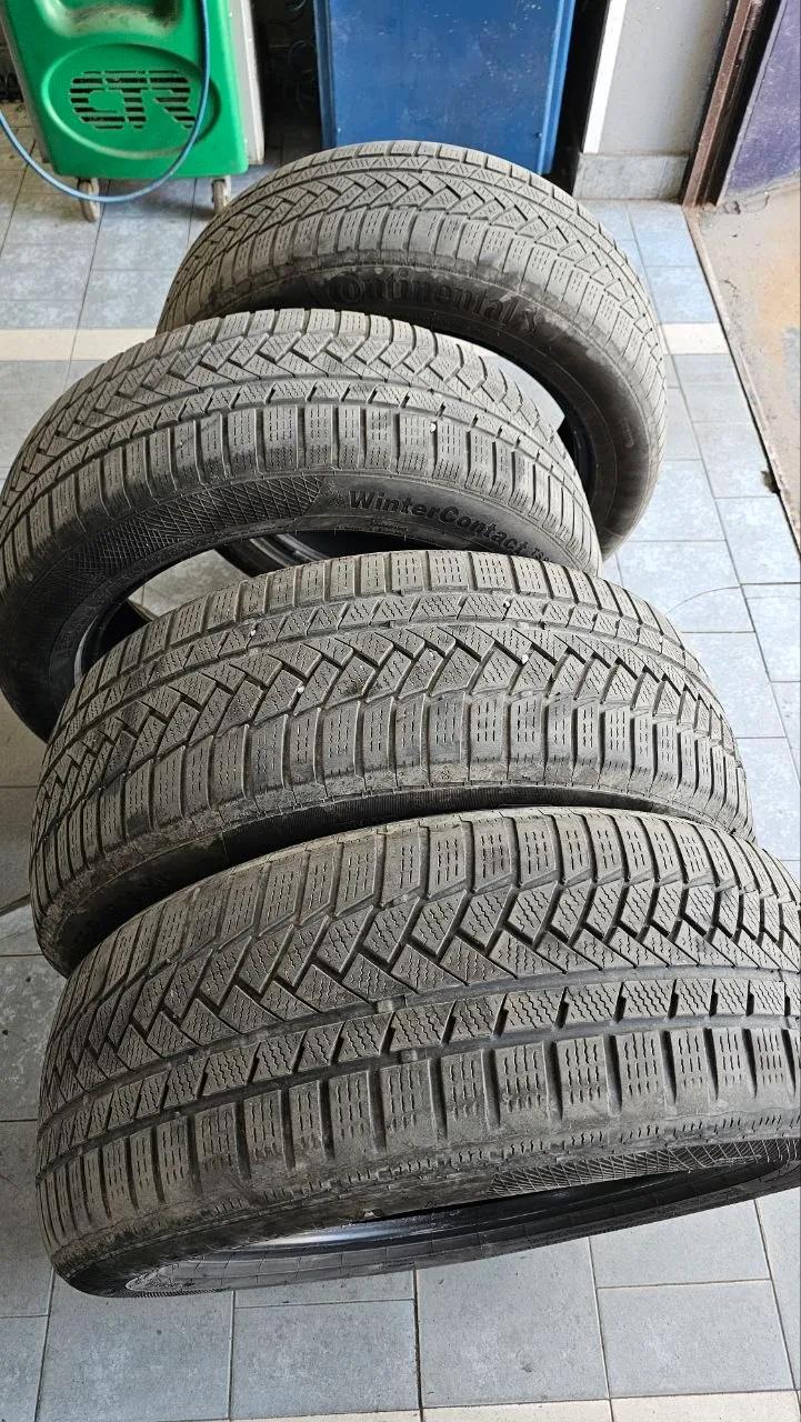 Зимние шины Continental 225/55 R18 4 шт даром