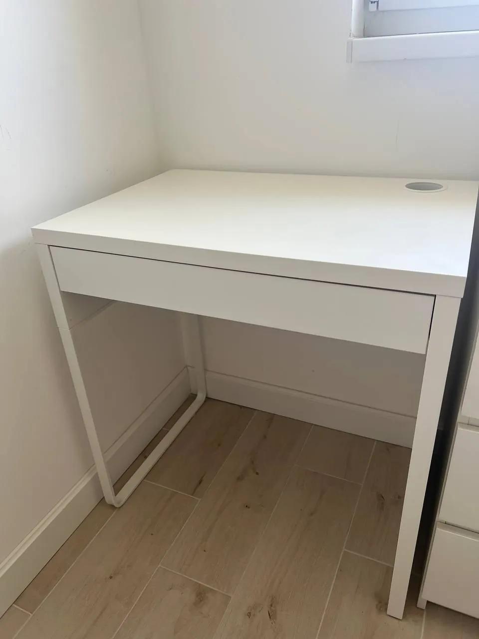 Стол IKEA почти новый