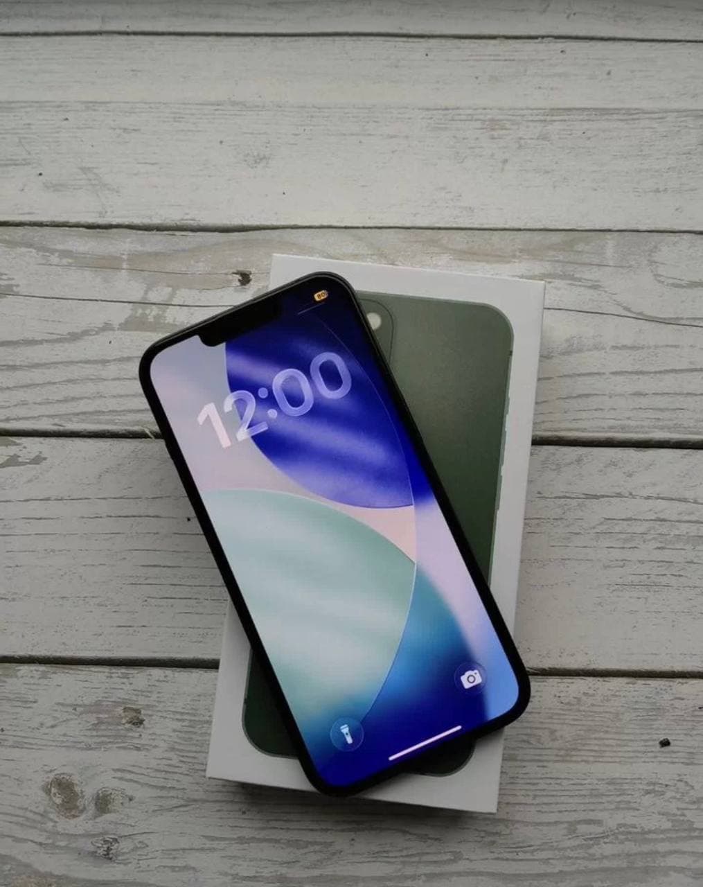 iPhone 13, зеленый цвет