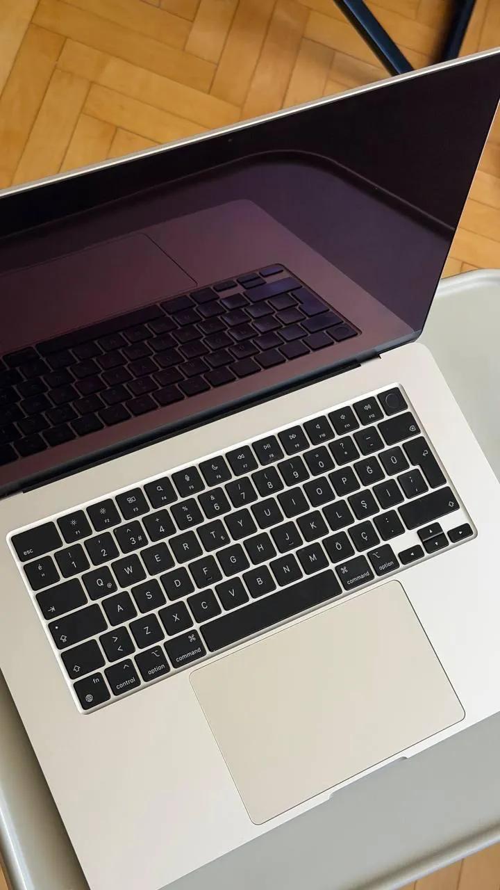 MacBook Air 15 M2 8GB 256GB