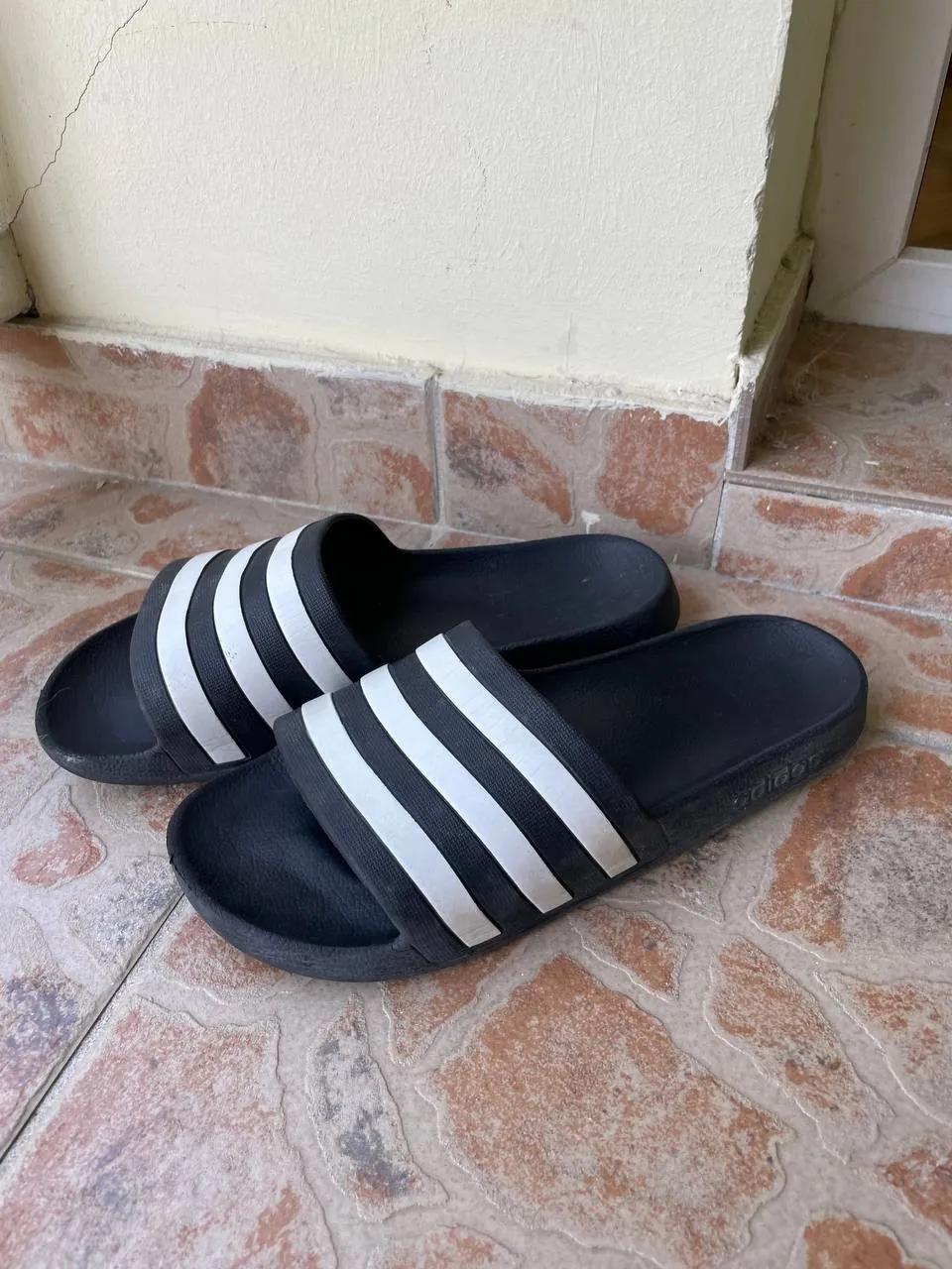Тапочки Adidas размер 40.5