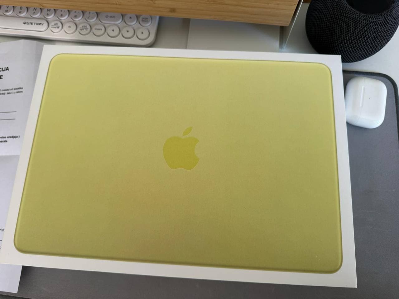 MacBook Neo Citrus 8/256