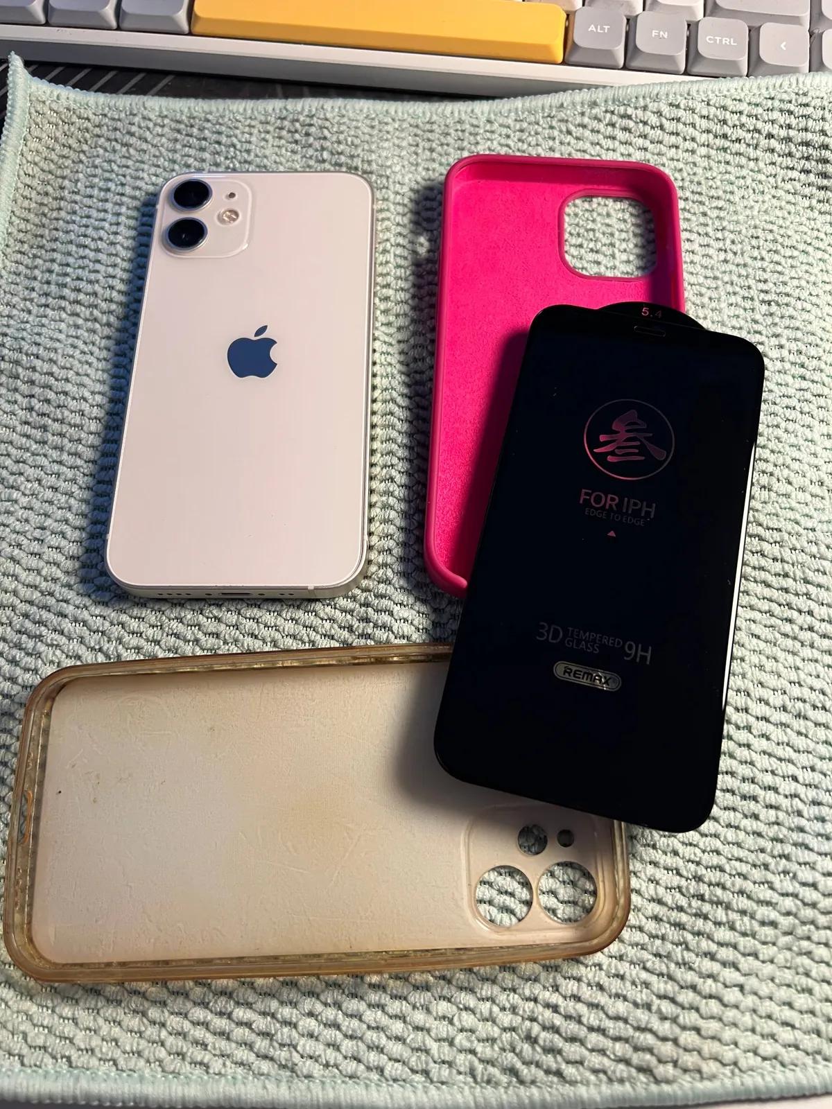 iPhone 12 Mini белый 128GB хорошее состояние