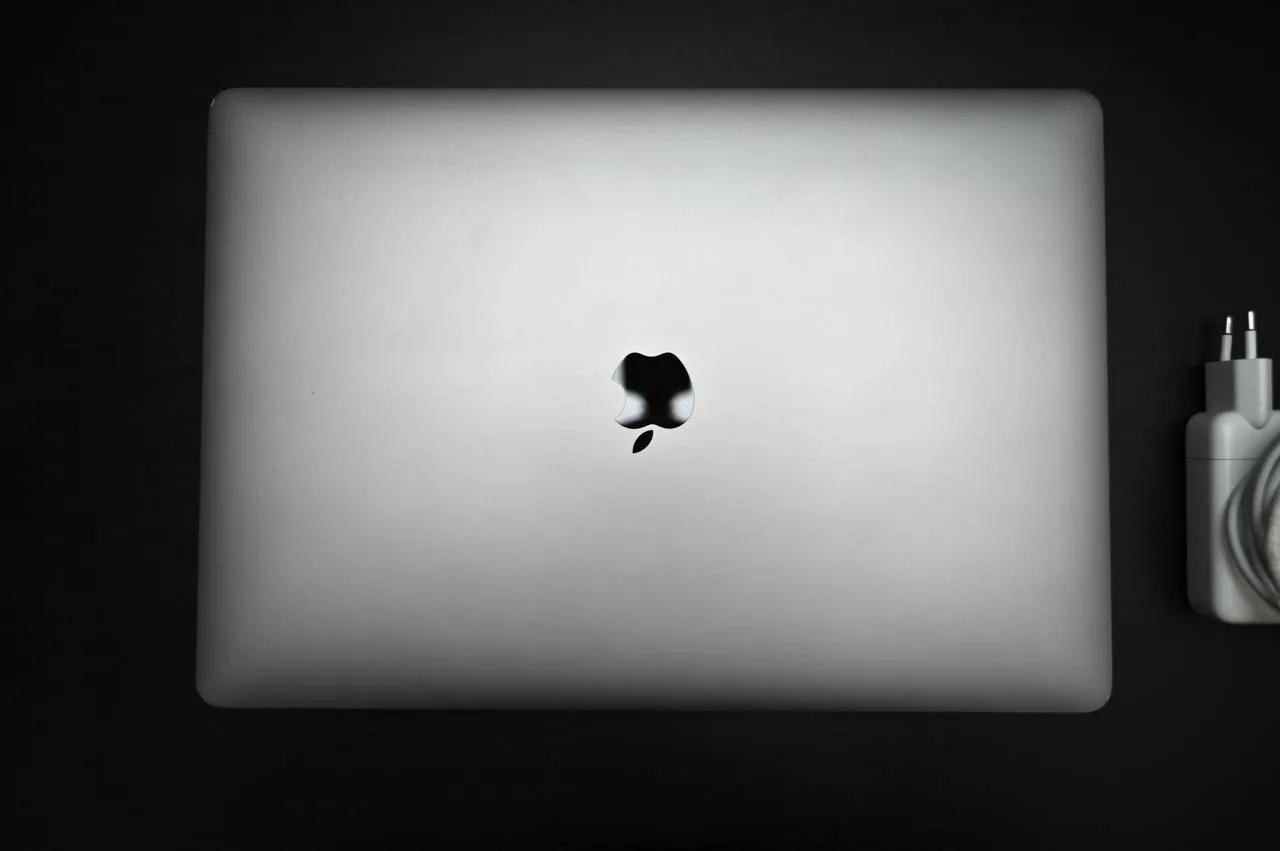 MacBook Pro 15 2019 i7 16GB хорошее состояние