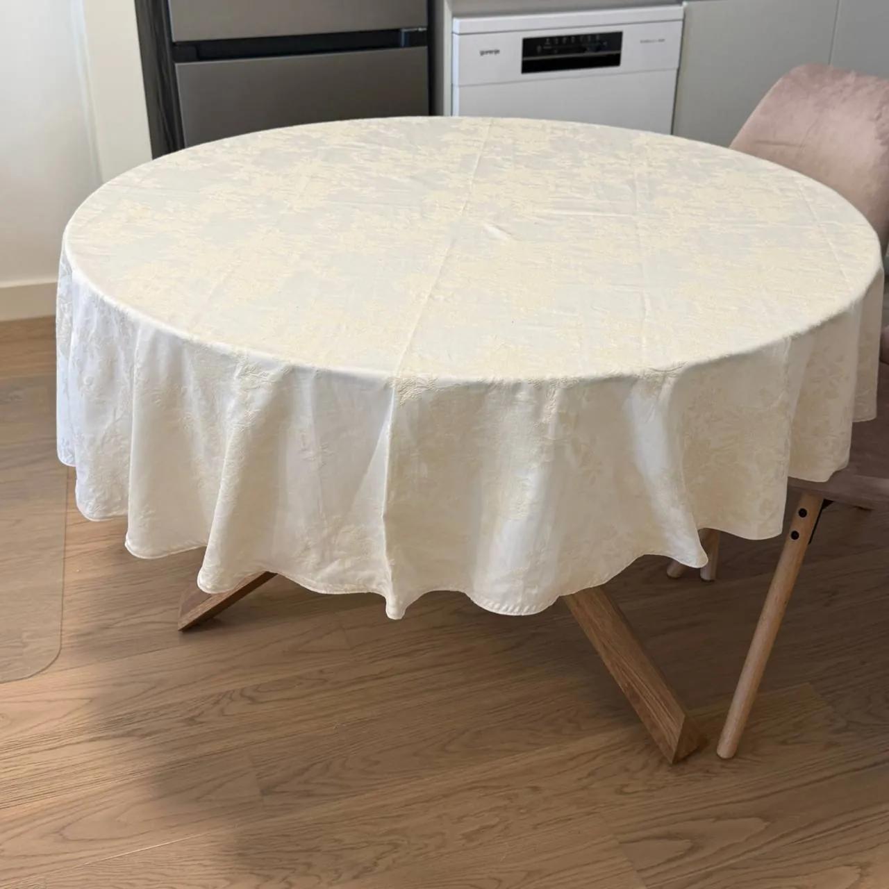 🔘Круглая скатерть **Zara Home** (180 см) — **4 500 RSD** (Новая стоит 7 590)