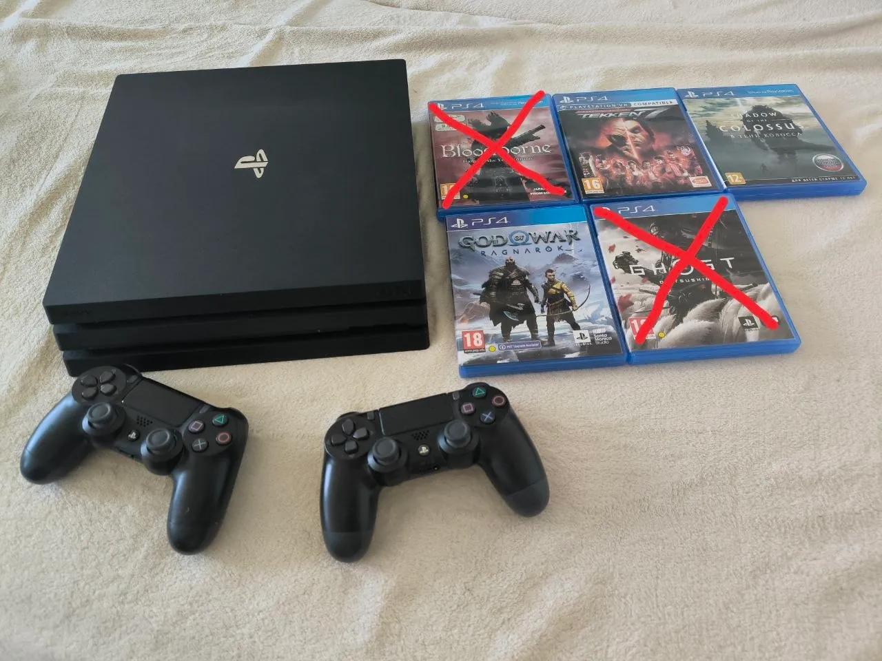 Sony PlayStation 4 Pro 1TB два геймпада