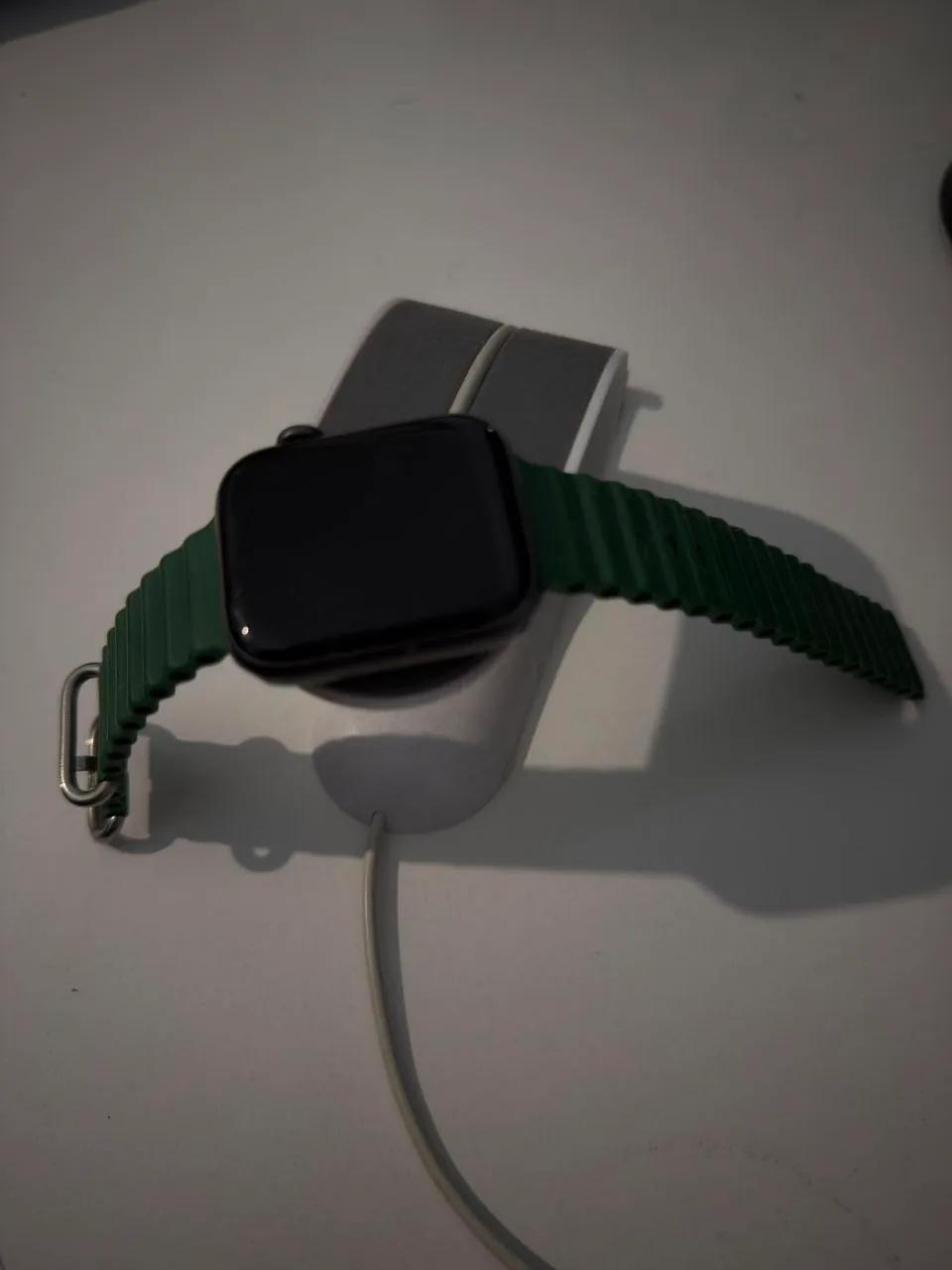Apple Watch Series 5 44 мм