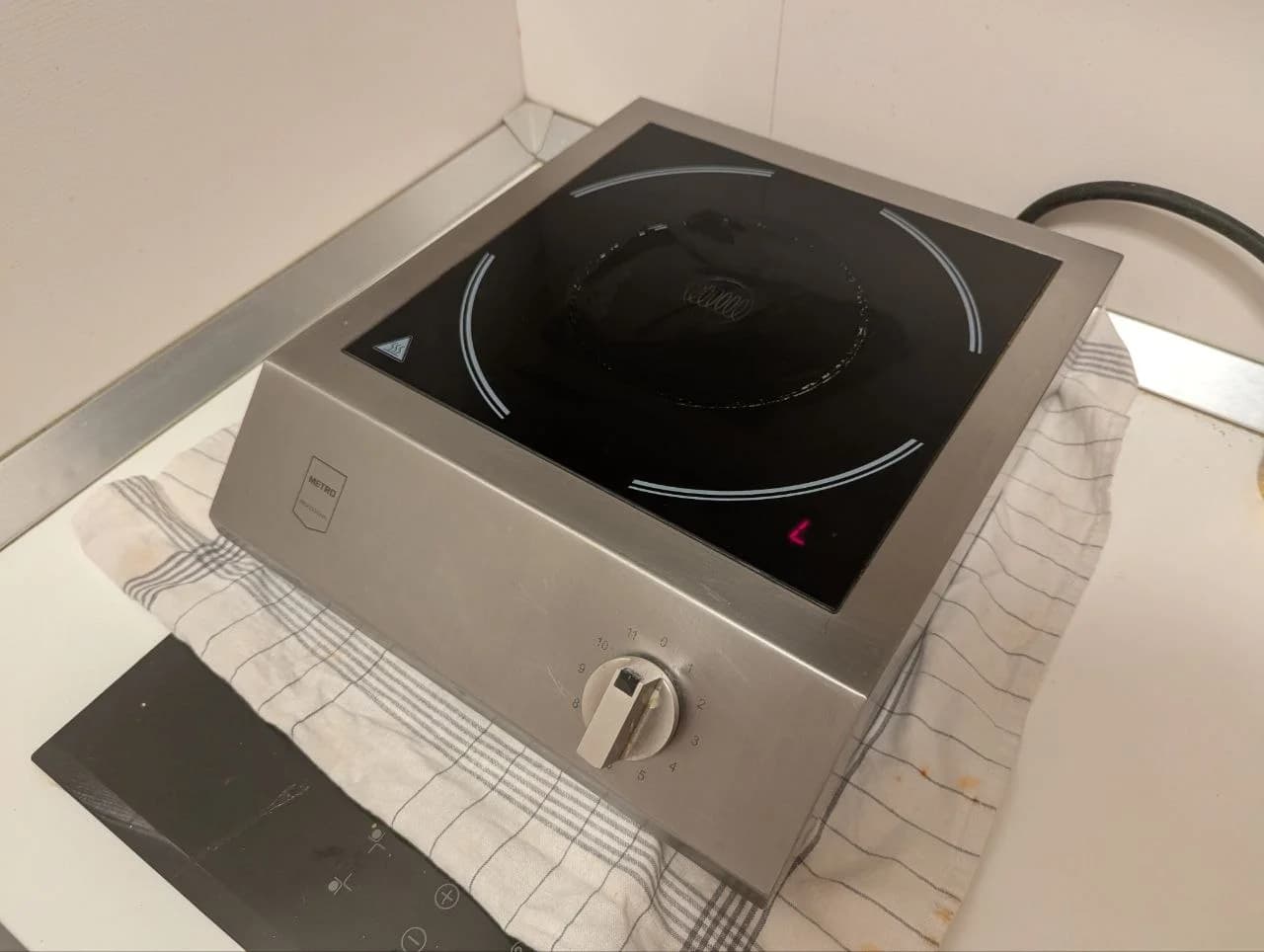 Индукционная плита METRO Professional GIC3050