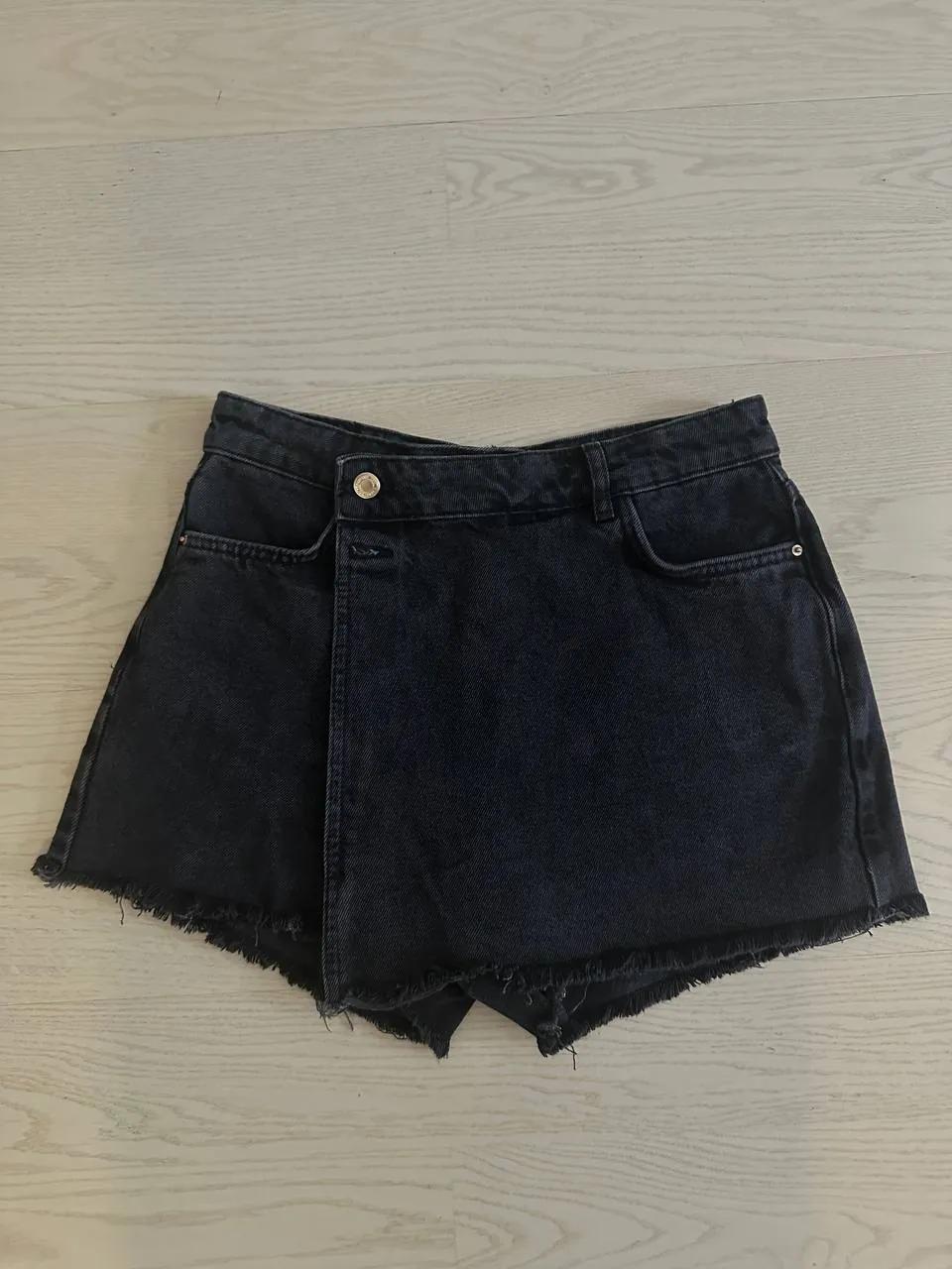 Женские шорты Zara летние