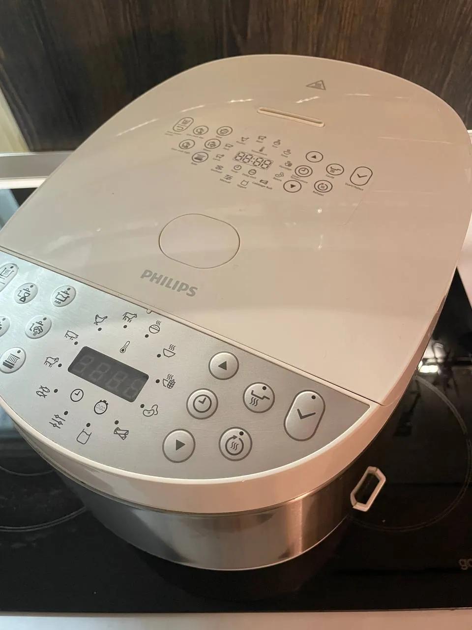 Мультиварка Philips с нюансом по чаше в рабочем состоянии