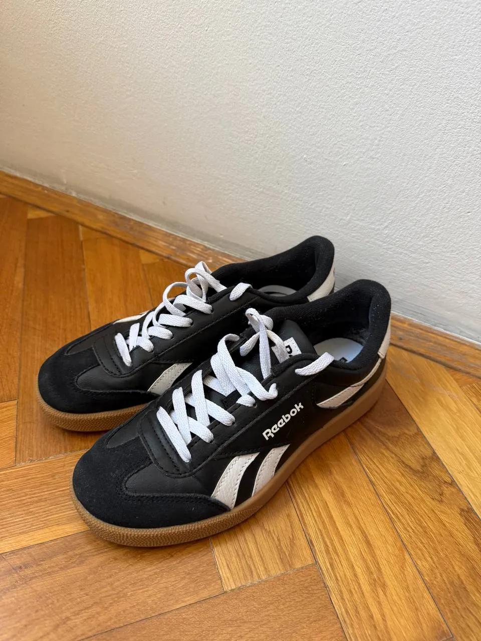 Кроссовки Reebok размер 39