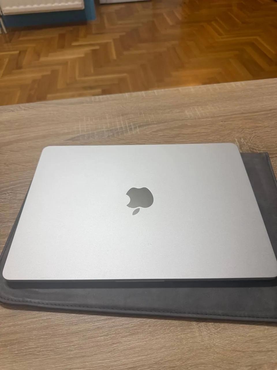 MacBook Air 13 M4 2025 16GB 256GB Silver Белград