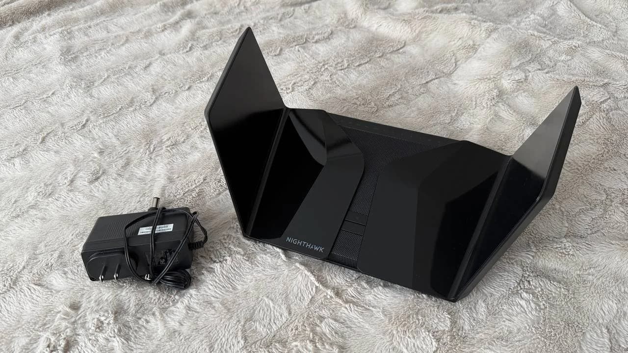 ПРОДАМ РОУТЕР Netgear Nighthawk AXE11000