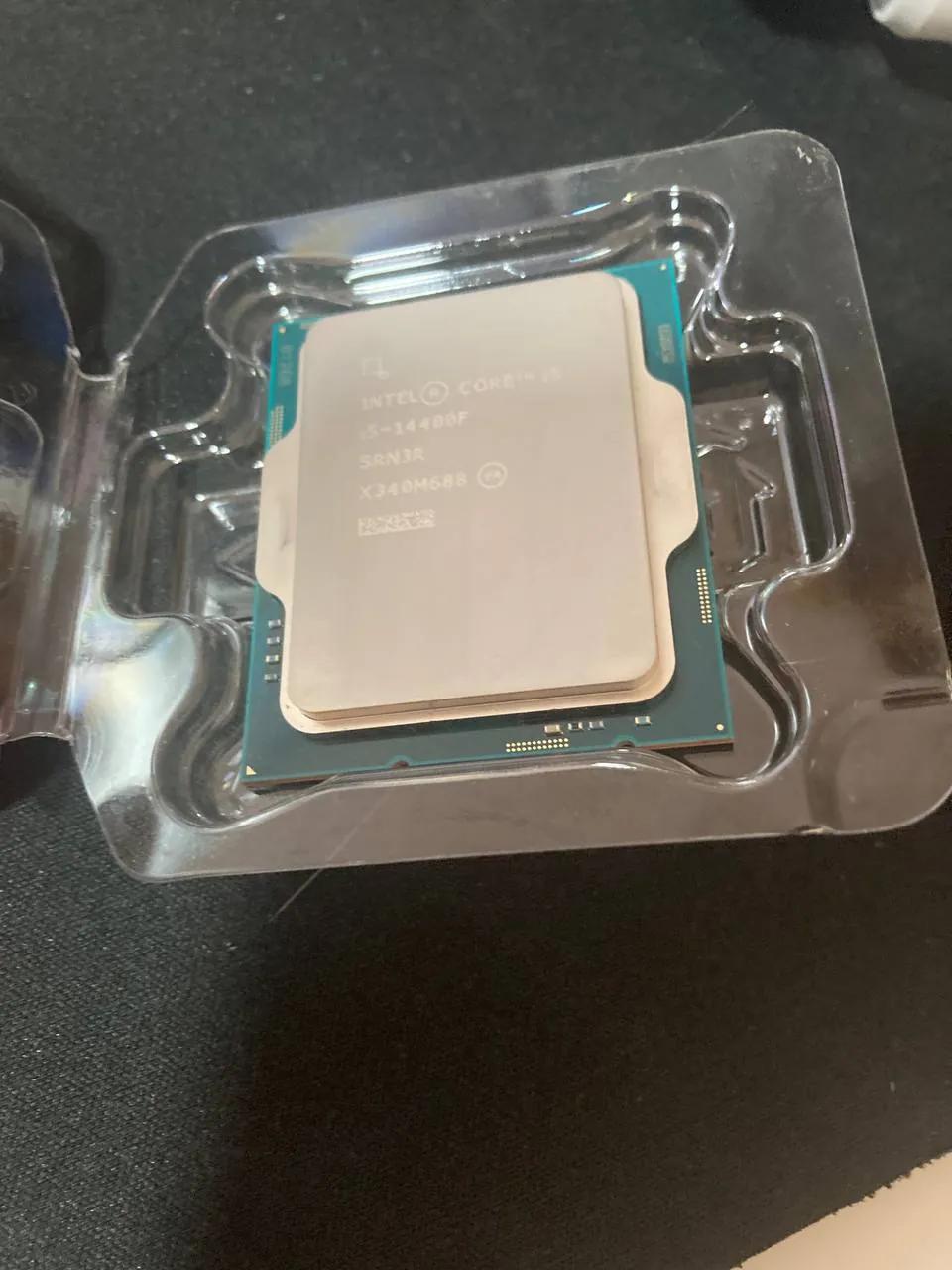Процессор Intel i5-14400F год использования