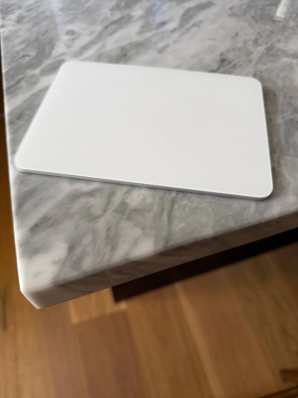 Apple Magic Trackpad Lightning