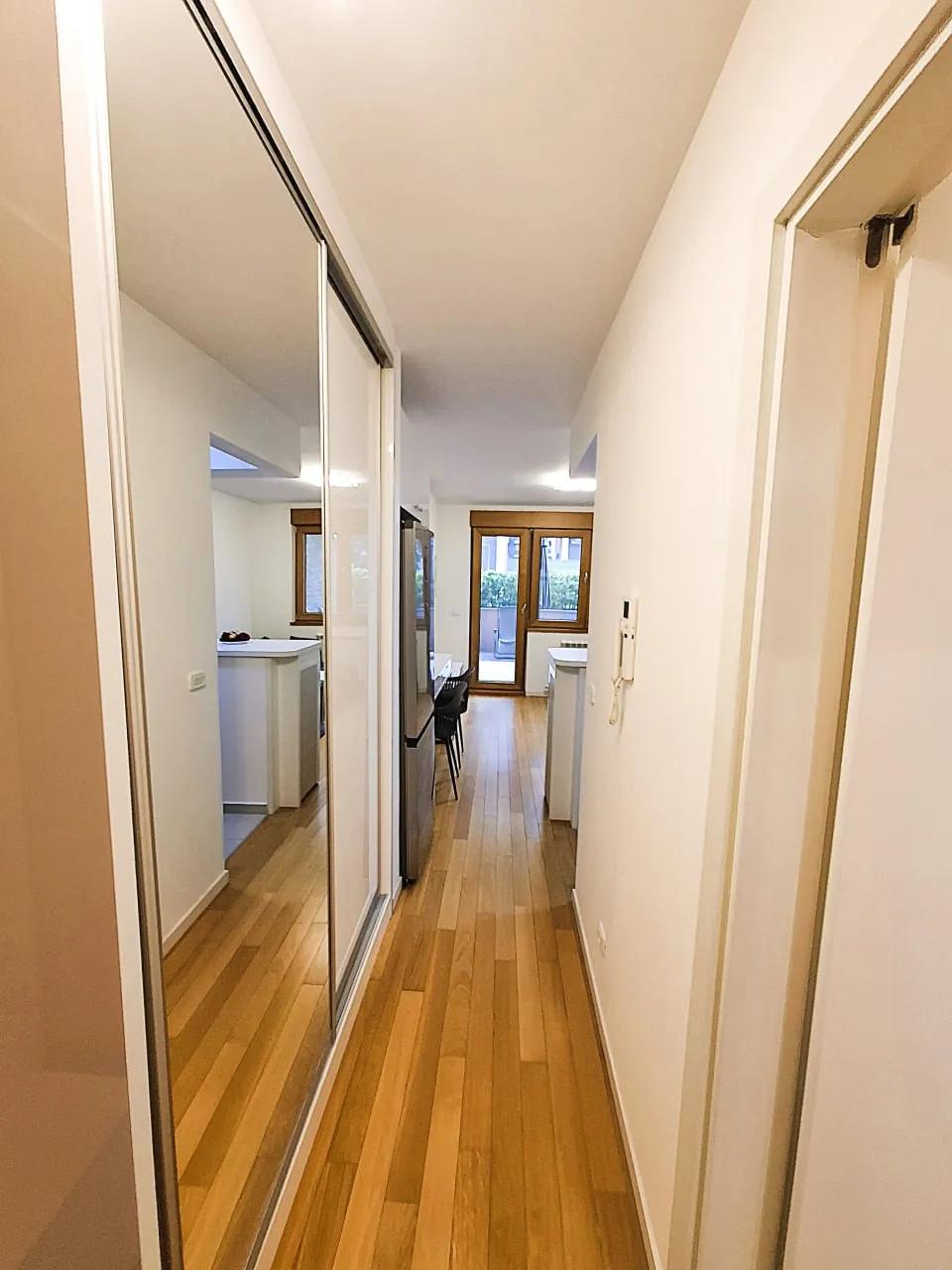 Студия 30 м² с террасой Новый Белград долгосрочно