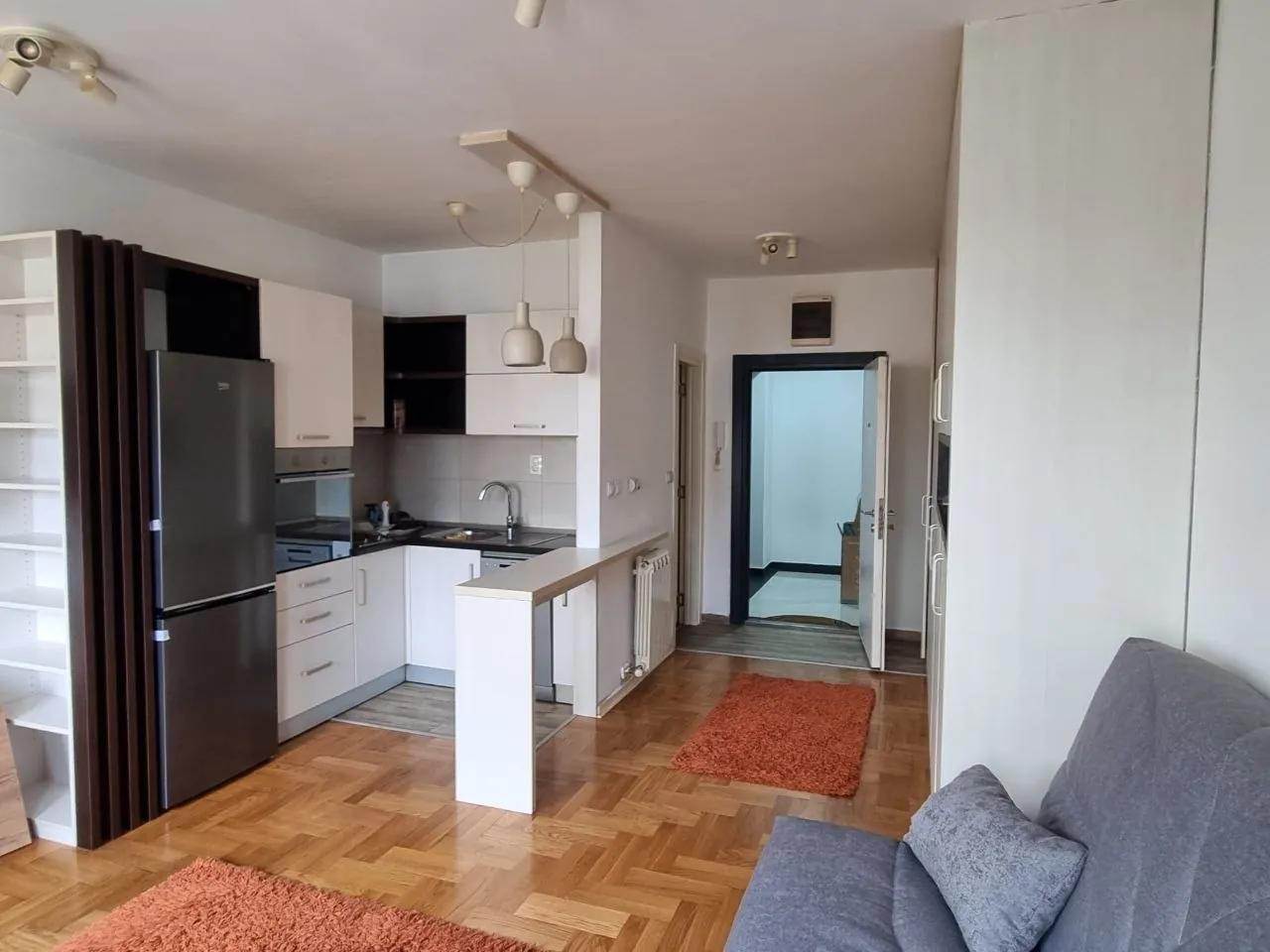 Студия 30м² в новостройке Звездара долгосрочно