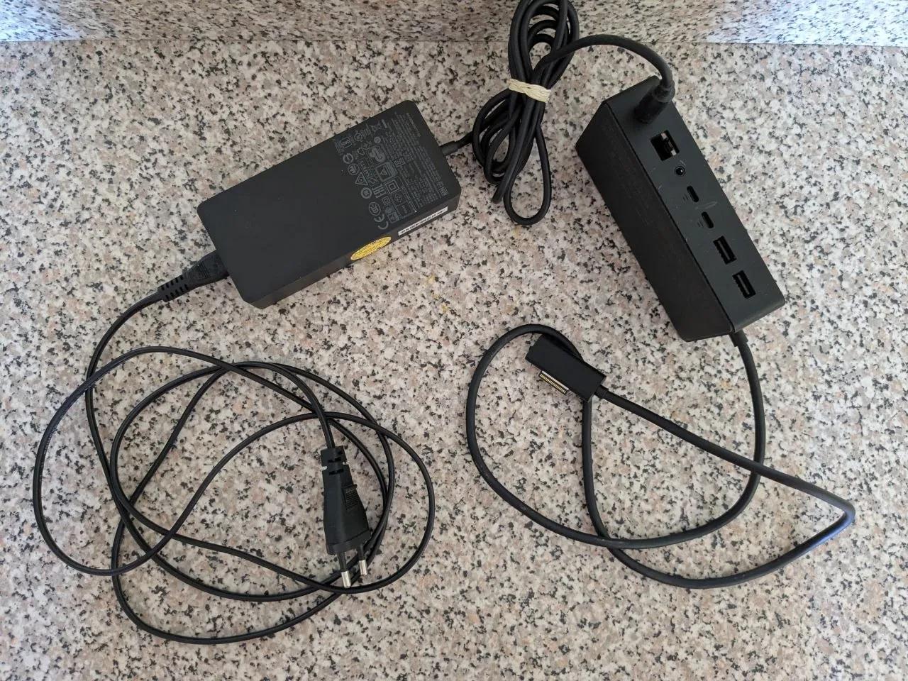Microsoft Surface Dock 2 с блоком питания 199W