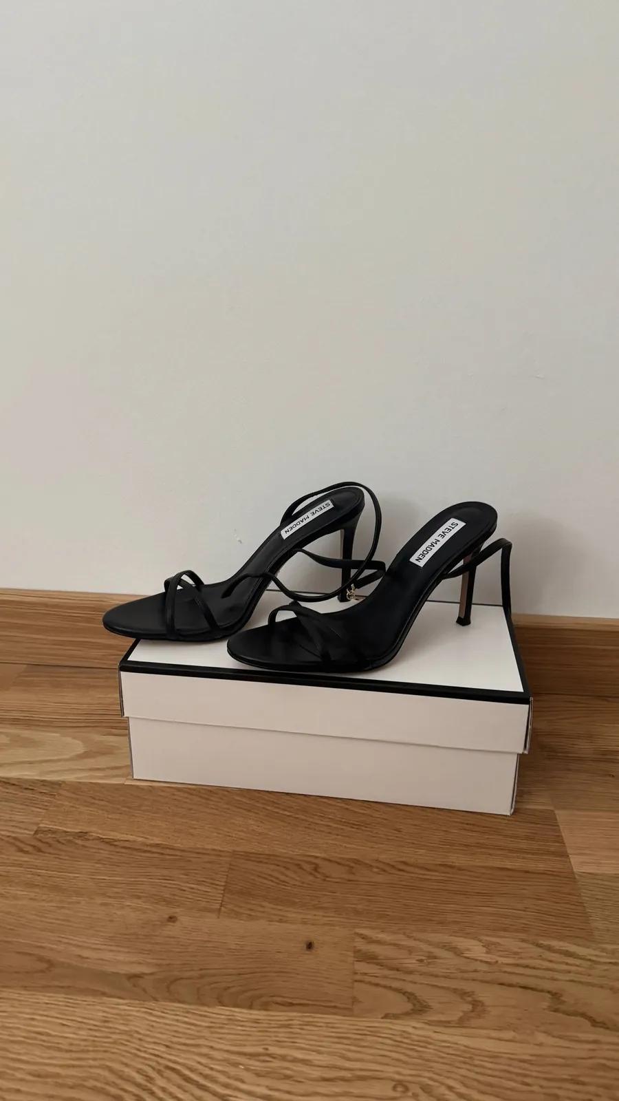 Босоножки Steve Madden и бельё женские