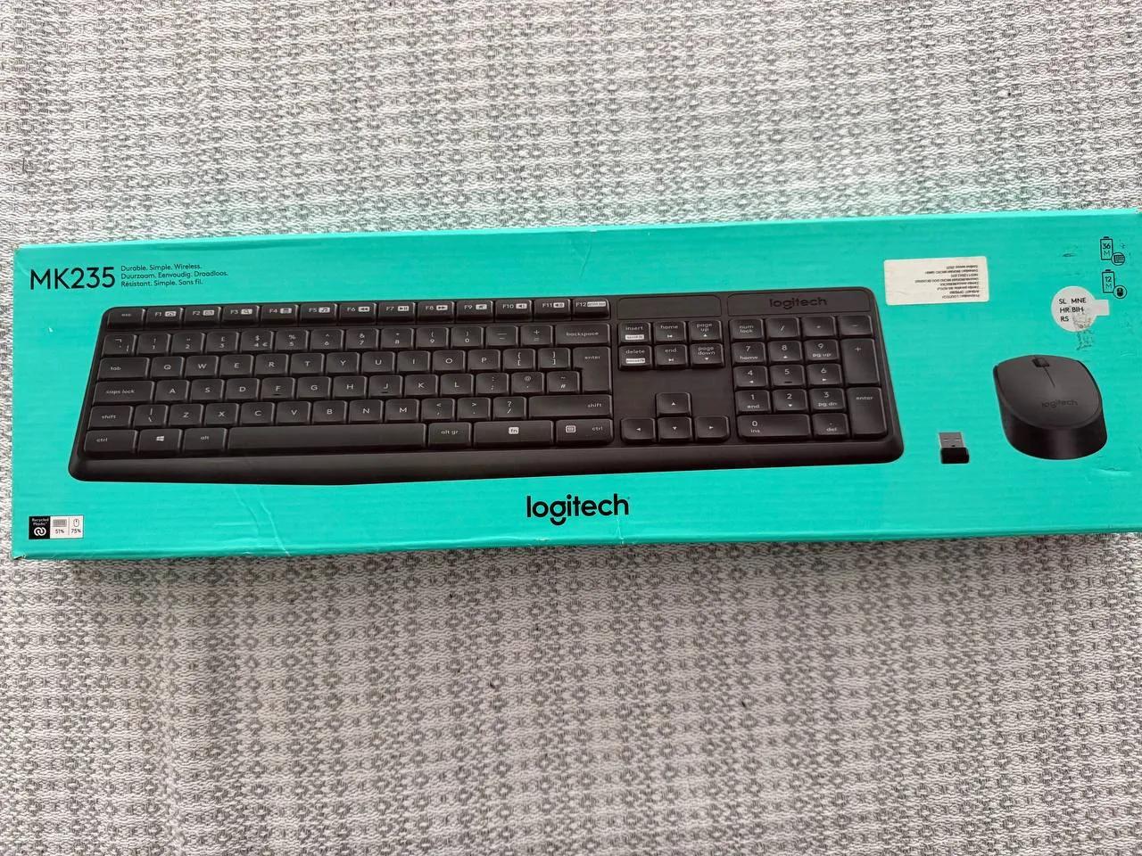 Беспроводная клавиатура и мышь Logitech MK235